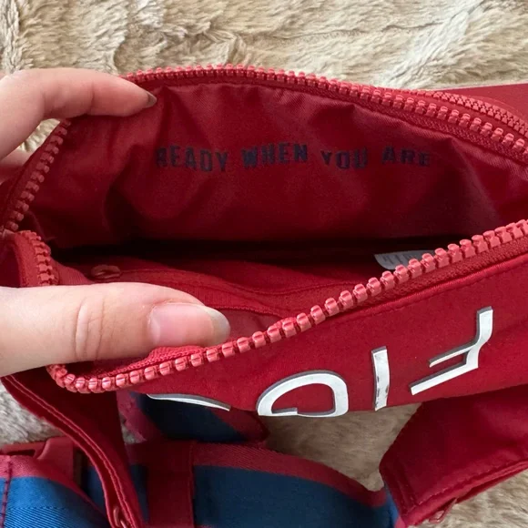 NWT FIGS x Team USA Summer Paris Olympics 2024 Belt Bag - Picture 6 of 8